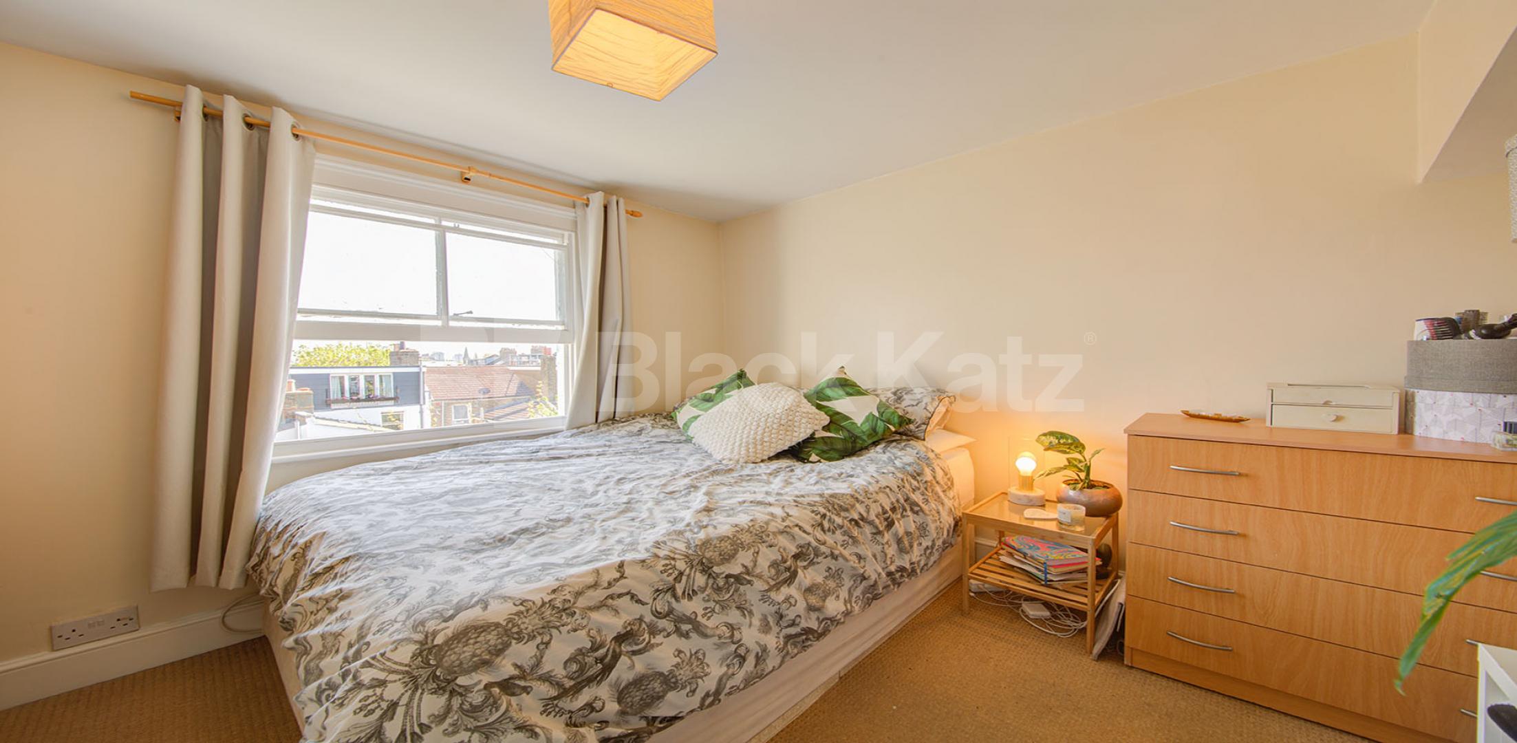 			INCULSIVE OF COUNCIL TAX & TV LICENSE, 3 Bedroom, 1 bath, 1 reception Flat			 Hanley Road *inc council tax and TV license*, FINSBURY PARK-STROUD GREEN